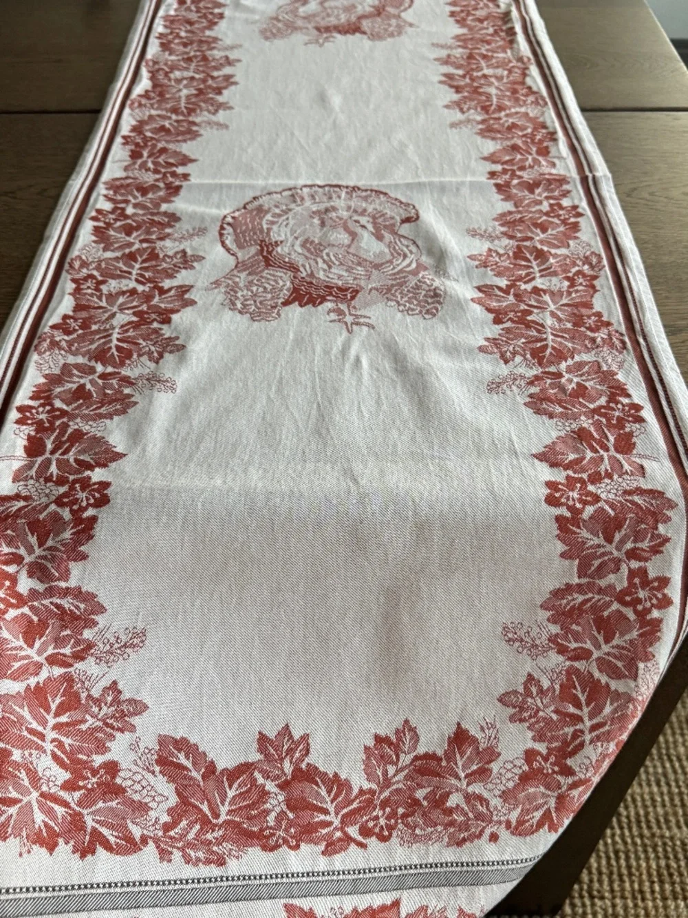 Williams Sonoma Cornucopia Jacquard Table Runner Turkey Autumn Leaves Pattern